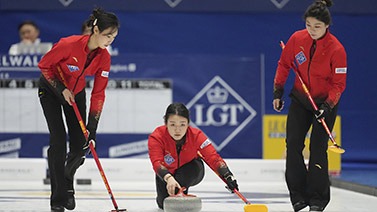 亨利批萨拉赫：此类事情不应公开谈论，我在巴萨时就没这么干