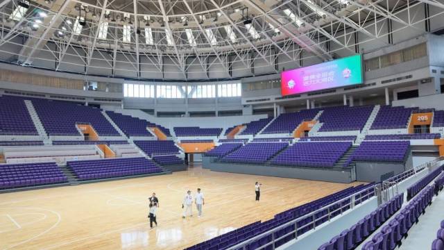 交流融洽！开拓者晒杨瀚森与昔日状元奥登合照