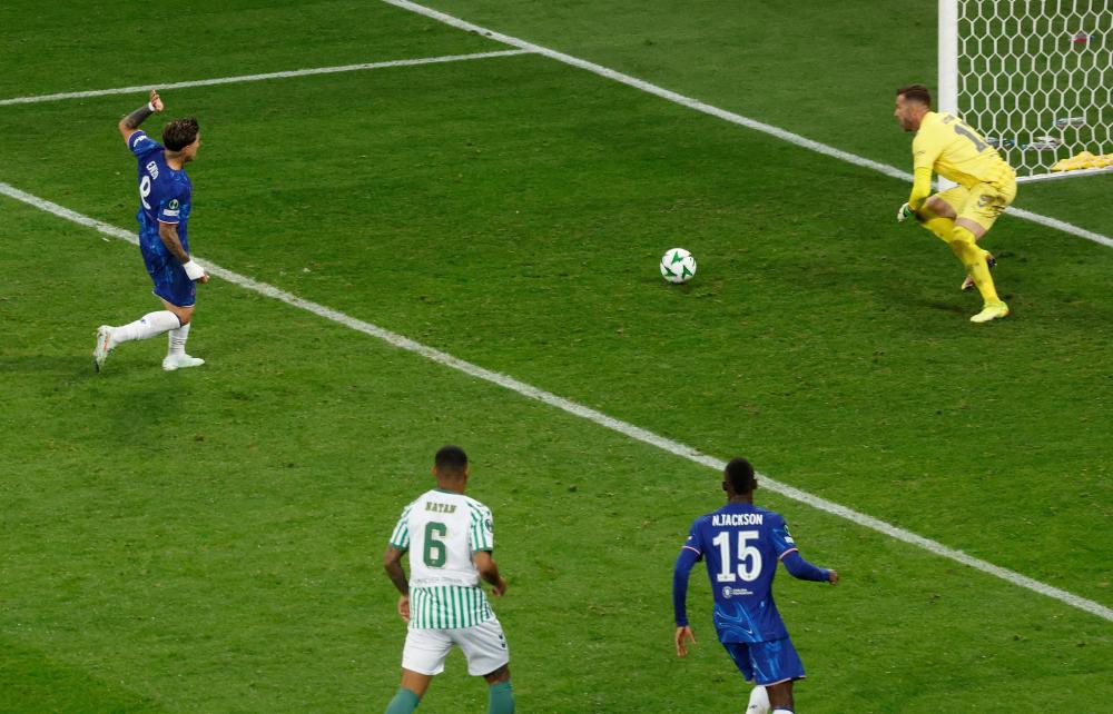 斯洛特：被扳平真的难以置信，整个团队都存在问题不只是我个人